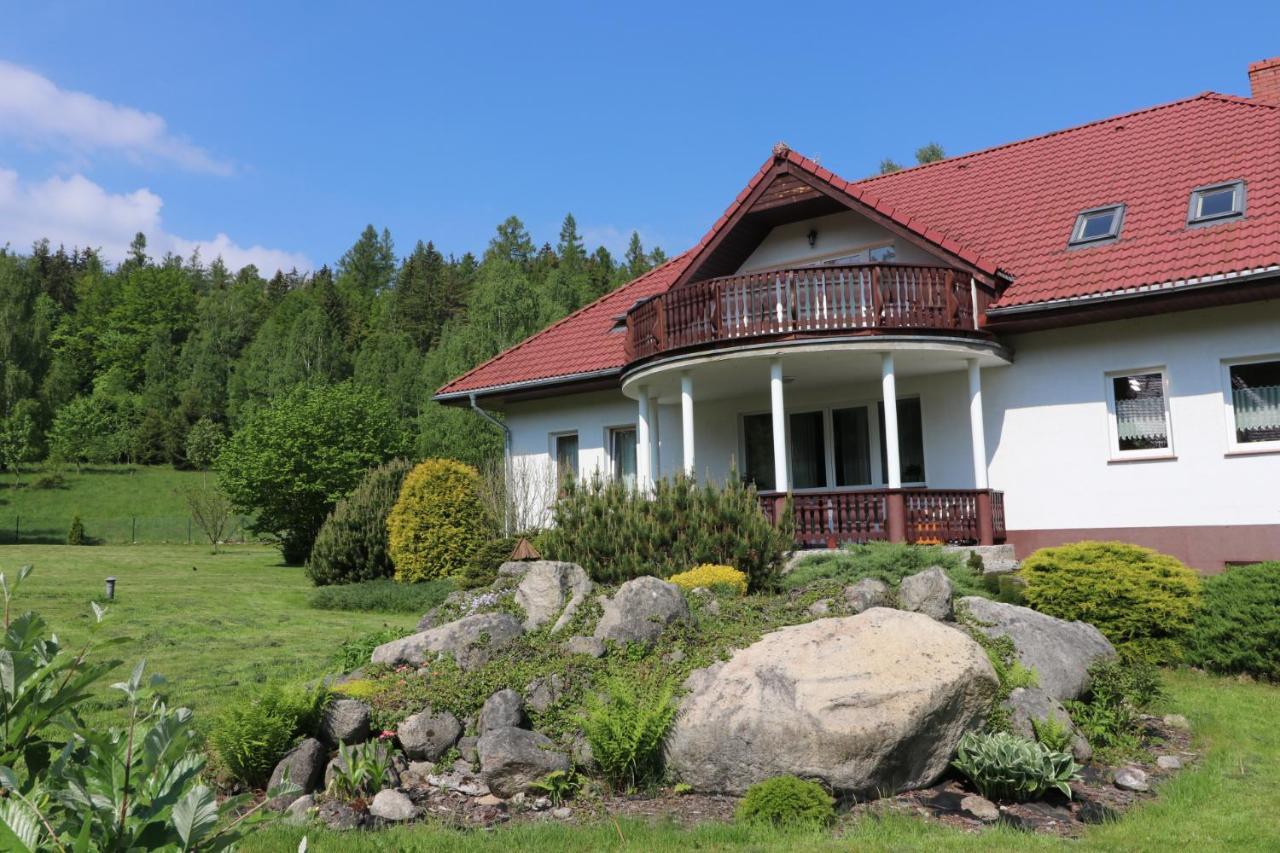 Pokoje Goscinne Dolina Czerwienia Przesieka Esterno foto