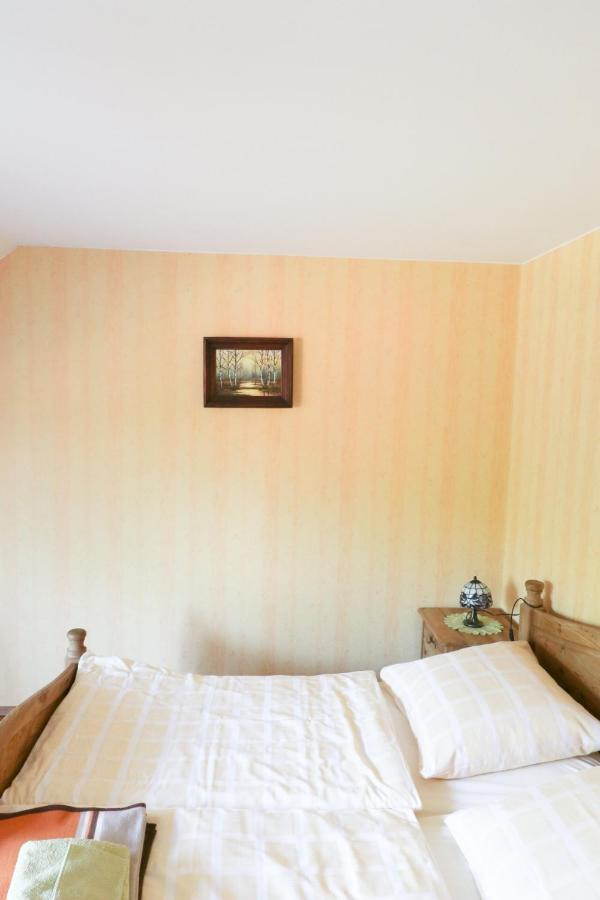 Pokoje Goscinne Dolina Czerwienia Przesieka Esterno foto